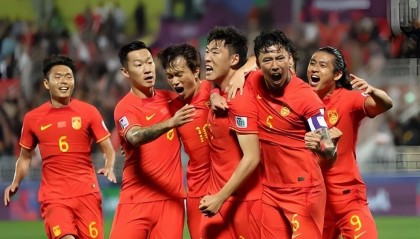 邵佳一现身河南与玉昆的比赛！三位球员或进入考察名单，引发热议