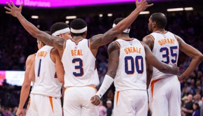 欧博官网-近12战9负！夕阳西下无可避免 太阳坐等夏天拆队？